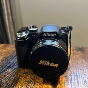 Nikon Camera (coolpix p90)
